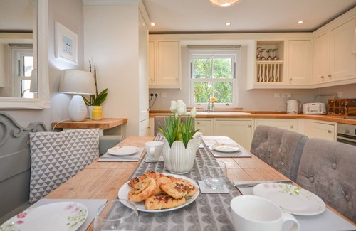 St. Columb Major House | Corner Cottage - Three Bedroom House, Sleeps 6
