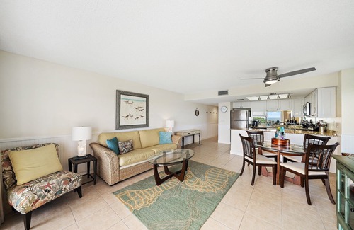 Stuart House | Corner Direct Oceanfront Condo Stunning Views S. Hutchinson Island