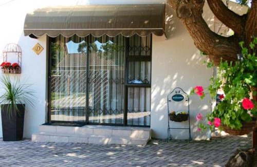 Summerstrand House | Corner House Accommodation