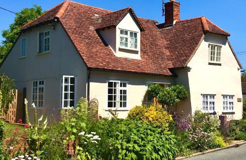 Dunmow Bed & Breakfast | Corner House Luxury BnB