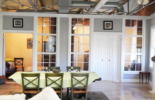 Salisbury Apartment | Corner loft with river views
