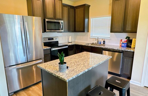 Crowley House | Corner Lot Home. Pet OK. Extended stay welcome