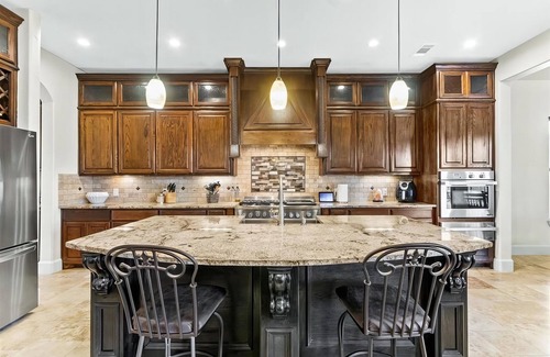 McKinney House | Corner Rustic Retreat with a View