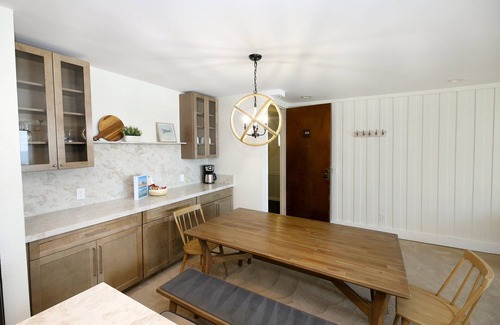 Townsite Condo | Corner Top Level 2-bedroom on Oceanfront- Sleeps 6 - D313 North Coast Village