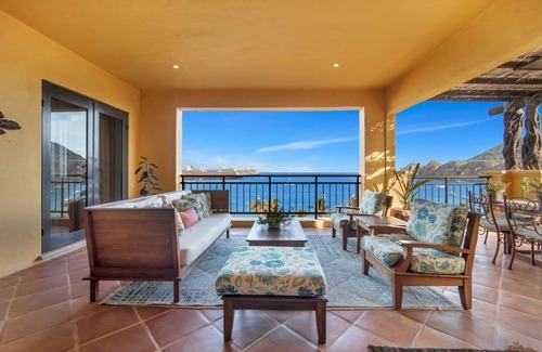 El Medano Ejidal Condo | Corner Unit, Building 4 Location! Beautifully Remodelled, Beachy Elegant Decor