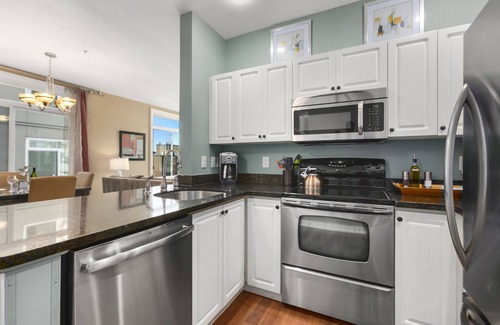 Belltown Apartment | Corner Unit in the Middle of It All