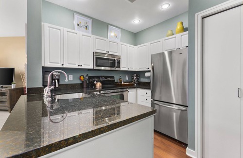 Belltown Apartment | Corner Unit in the Middle of It All