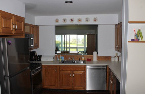 Brewster Condo | Corner unit with Bay Views!