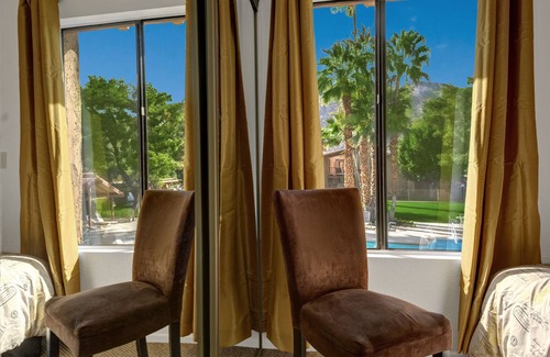 Baristo Condo | Corner View Condo - Walk to Downtown Palm Springs - Ramon Estados Treehouse