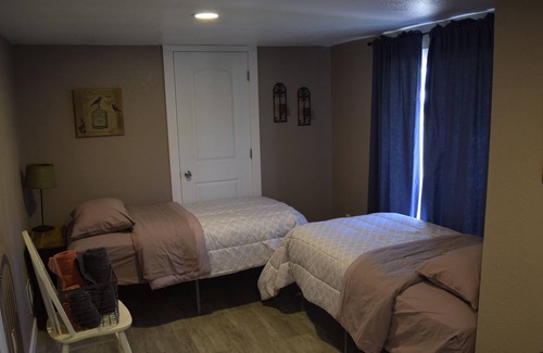 Mayville House | Cornerstone Crossing Retreat & Resort