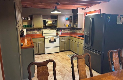 Benton House | Cornerstone Escape - Robin Vacation Rentals