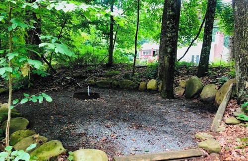 Benton House | Cornerstone Escape - Robin Vacation Rentals