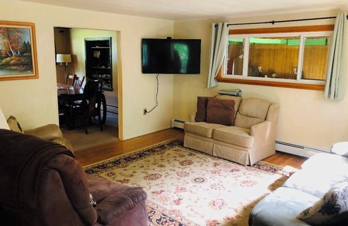Benton House | Cornerstone Escape - Robin Vacation Rentals