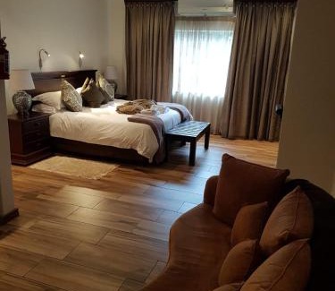 Lynnwood Ridge House | Cornerstone Guest Lodge