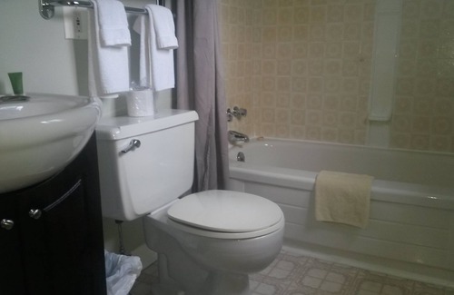 Petit-Etang Hotel | Cornerstone Motel