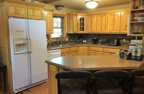 Hatfield House | Cornerstone Mountain Retreat -BACK TO SCHOOL SPECIAL! Discount on base rate.