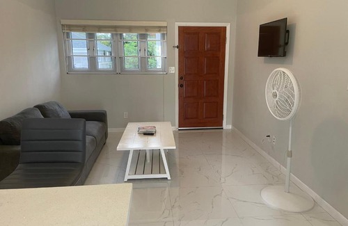 Nassau Apartment | Cornerstone Rentals Lovely 1-BdRm Midtown Unit 1