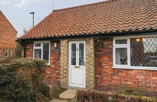 Haxby Cottage | Cornerways, 8 North Lane
