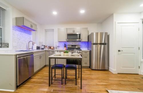 Downtown Rochester House | Cornhill Apt Wfreeparkingkitchenwd
