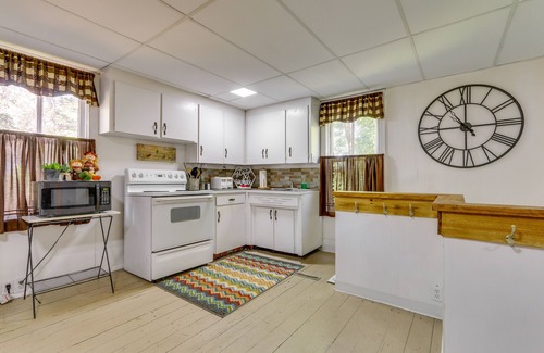 Carbon Hill Cottage | Corning Vacation Rental w/Private Fire Pit!