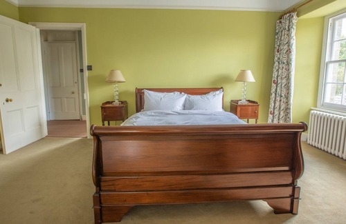 Newquay House | Cornish Manor house 22 acres, 10 mins from surfing beaches