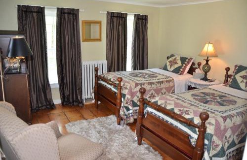 Cornwall Bridge Hotel | Cornwall Inn