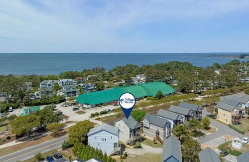 Corolla Light House | Corolla & Lime