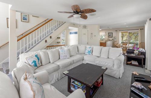 Corolla Light House | Corolla & Lime