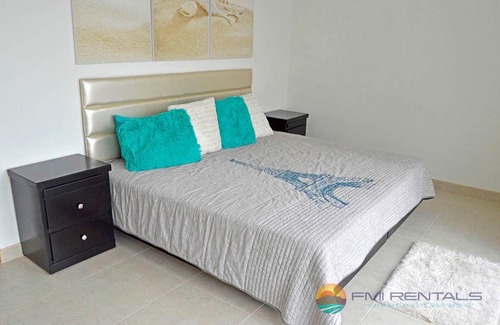 Las Conchas Apartment | Corona del Sol 1604