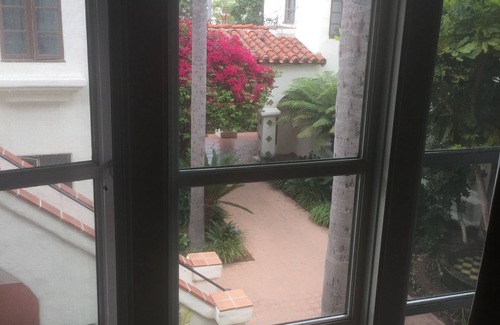 Coronado Condo | Coronado Beach Condo - centrally located to beach and town
