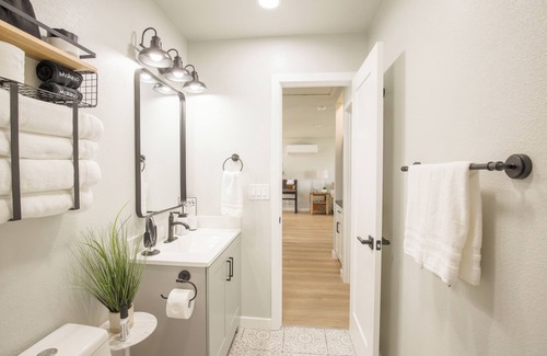 Imperial Beach Apartment | Coronado/IB Charming boutique Style Duplex Near Scenic Bikeway Path