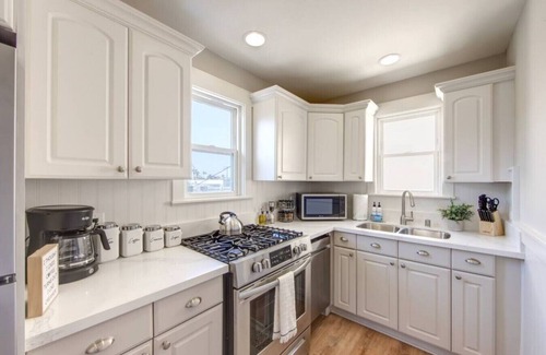 Coronado Apartment | Coronado Unit 4 - B Ave Bungalows · Loft-style 1/1, 5-10 Min Walk to Coronado Beach!