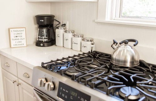 Coronado Apartment | Coronado Unit 4 - B Ave Bungalows · Loft-style 1/1, 5-10 Min Walk to Coronado Beach!