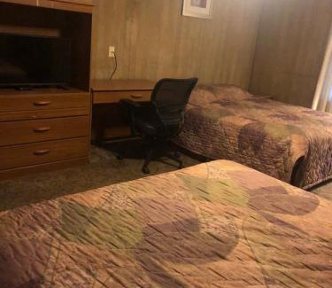 Lindsborg Hotel | Coronado West Motel