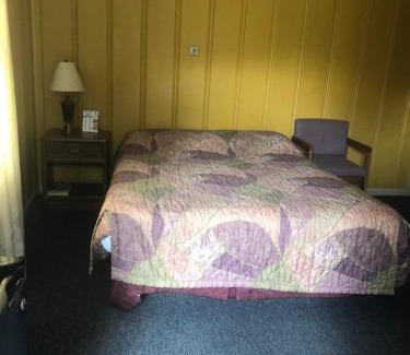 Lindsborg Hotel | Coronado West Motel