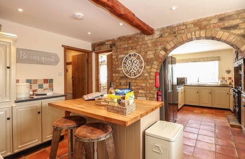 Wisbech Cottage | CORONATION COTTAGE, family friendly, with a garden in Upwell