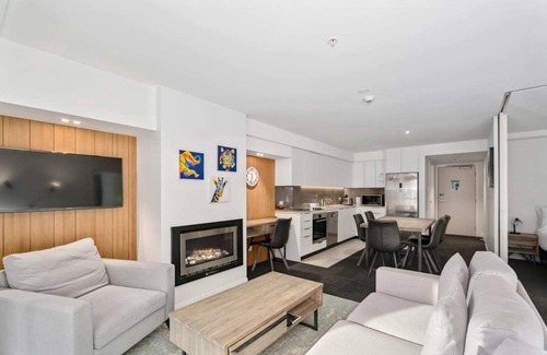 Arthur's Point Apartment | Coronet Views at La Residence du Parc