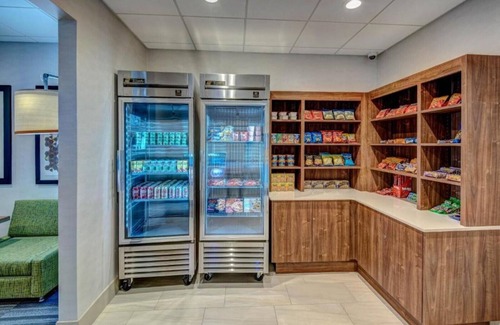 Avenel House | Corporate businesses and New York City are close to this room !