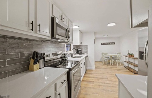 Fairfield Beach House | Corporate Cottage on Circle