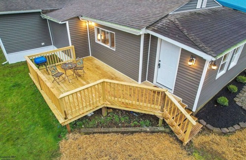Fairfield Beach House | Corporate Cottage on Circle