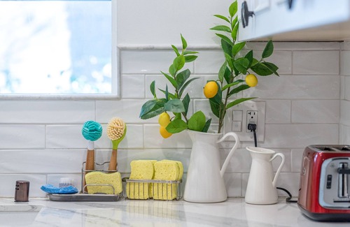 Hollywood Condo | CORPORATE HOUSING/LONG TERM, Fully Furnished 2BR, 2BA Hollywood Apt With Pool