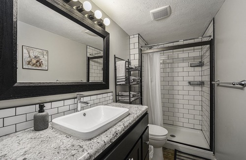 John Ball Park Apartment | Corporate Housing for Traveling Professionals - EXTENDED STAYS