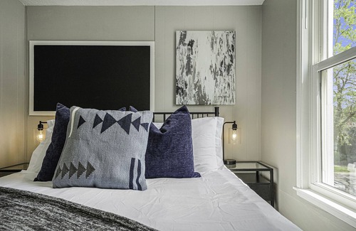 John Ball Park Apartment | Corporate Housing for Traveling Professionals - EXTENDED STAYS