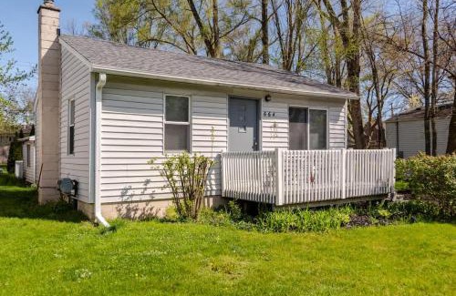 Walled Lake House | Corporate insurance or family vacation in Wolverine lake