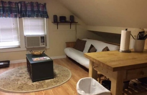 Bogalusa Cabin | Corporate Loft Suite
