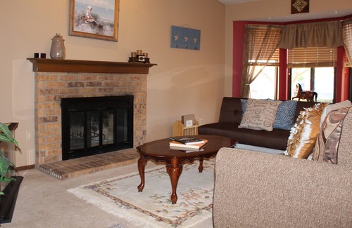 Wichita House | CORPORATE LONG TERM STAYS - 6 DAY MINIMUM