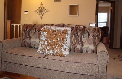 Wichita House | CORPORATE LONG TERM STAYS - 6 DAY MINIMUM