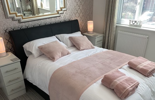 Chorley Apartment | Corporate, Professional, Leisure Apartment in Leafy Edge of Chorley Town Centre