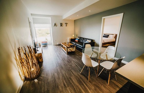 Winnipeg Apartment | Corporate Stays Elegant & Comfortable 3BR