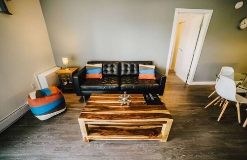 Winnipeg Apartment | Corporate Stays Elegant & Comfortable 3BR